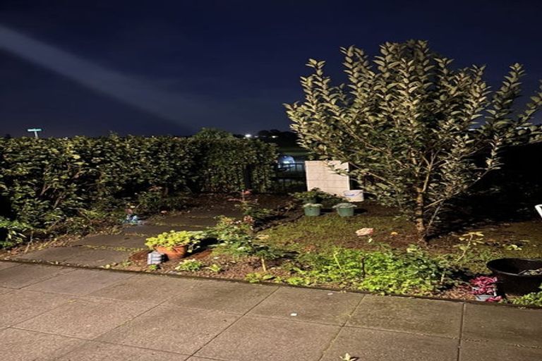 Photo of property in 15 Battalion Drive, Papakura, 2110