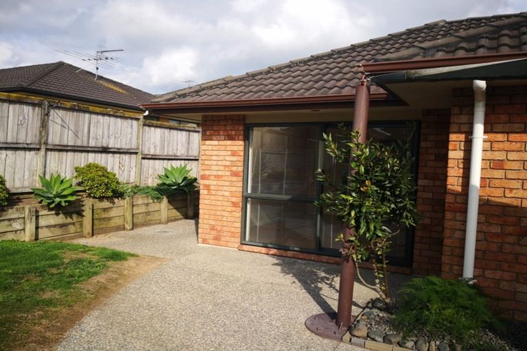Photo of property in 20 Erne Crescent, East Tamaki, Auckland, 2016