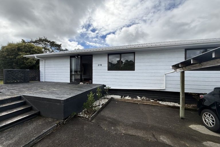 Photo of property in 2/14 Moxham Grove, Massey, Auckland, 0614
