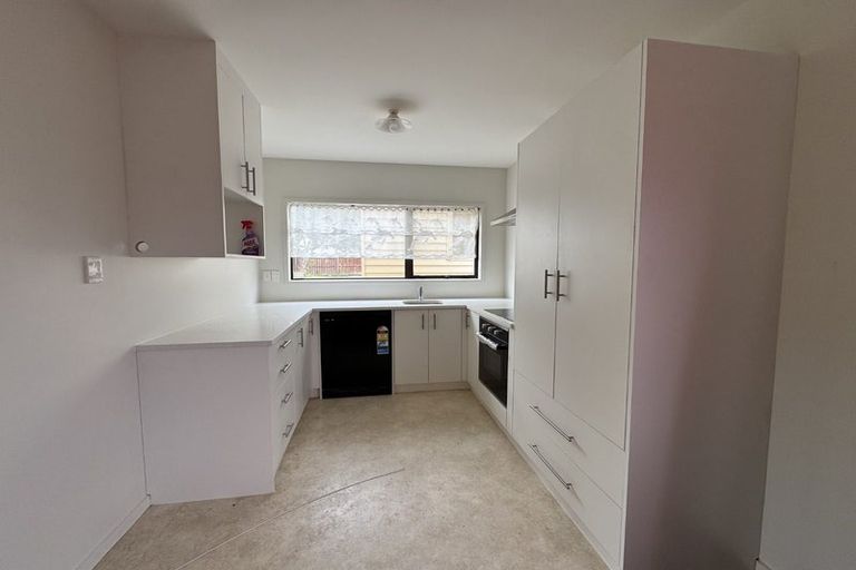 Photo of property in 399b Roscommon Road, Clendon Park, Auckland, 2103