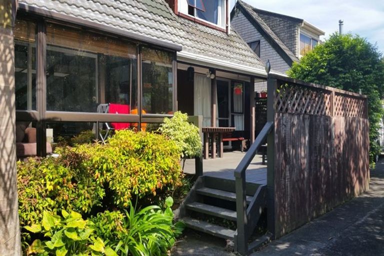 Photo of property in 1/14 Tallington Crescent, Torbay, Auckland, 0630