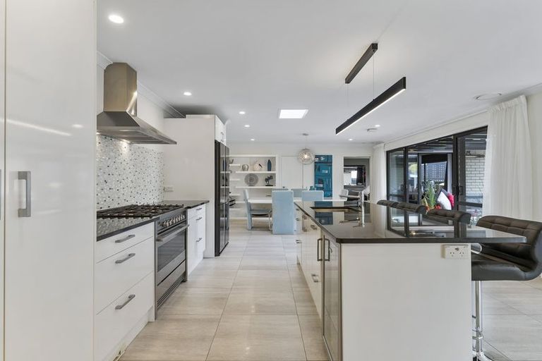 Photo of property in 17 Wautaiti Drive, Riverhead, 0820