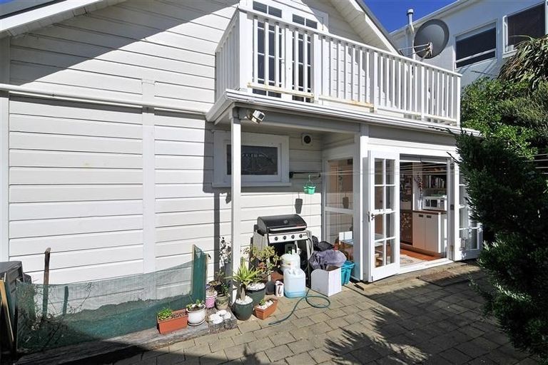 Photo of property in 27 Maida Vale Road, Roseneath, Wellington, 6011