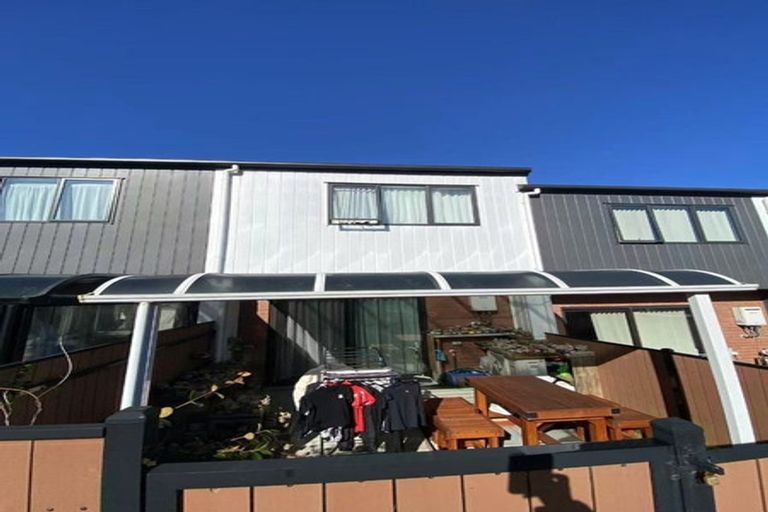 Photo of property in 6 Treeline Lane, Flat Bush, Auckland, 2019