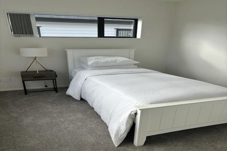 Photo of property in 35b Edmund Hillary Avenue, Papakura, 2110