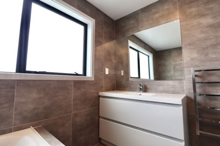 Photo of property in 210a Forrest Hill Road, Forrest Hill, Auckland, 0620