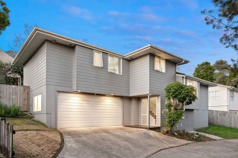 Photo of property in 2/10 Foley Place, Torbay, Auckland, 0632
