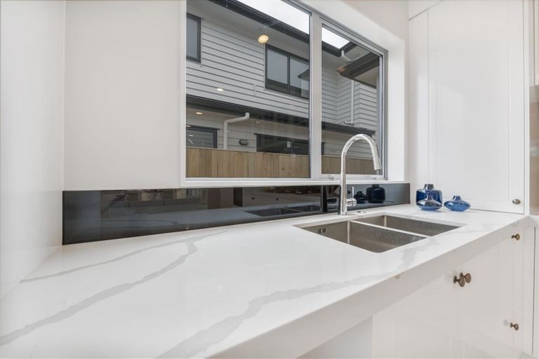 Photo of property in 3 Aklander Rise, Flat Bush, Auckland, 2019