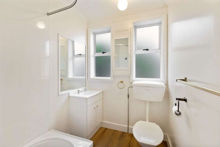 Photo of property in 146 Mcmurdo Street, Tinwald, Ashburton, 7700