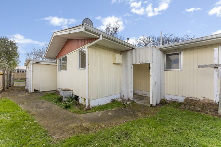 Photo of property in 1 Haast Place, Awapuni, Palmerston North, 4412