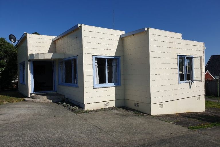 Photo of property in 1/7 Savoy Road, Glen Eden, Auckland, 0602