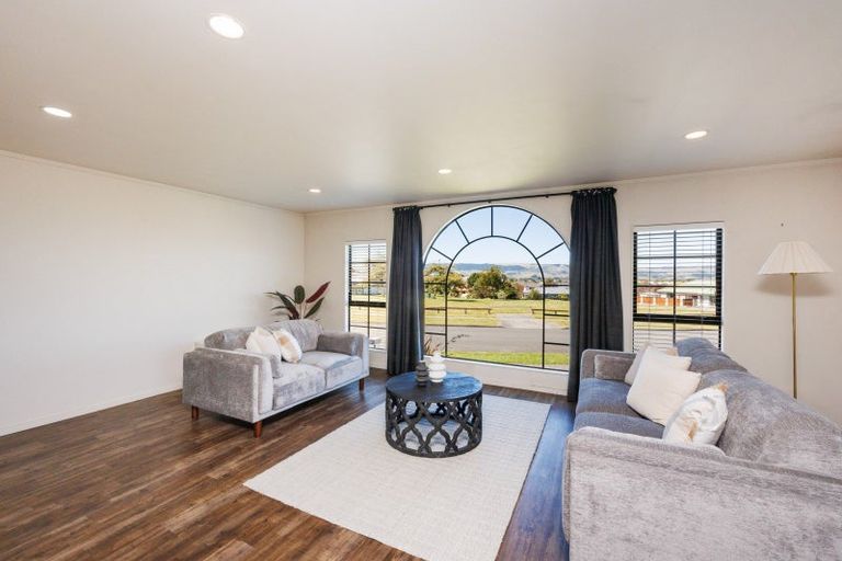 Photo of property in 92 Parnell Heights, Kelvin Grove, Palmerston North, 4414