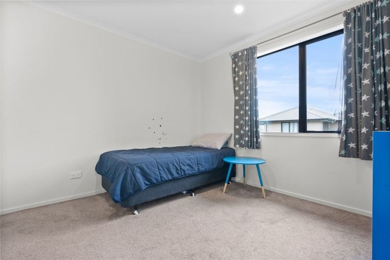 Photo of property in 13 Fermi Lane, Papakura, 2110