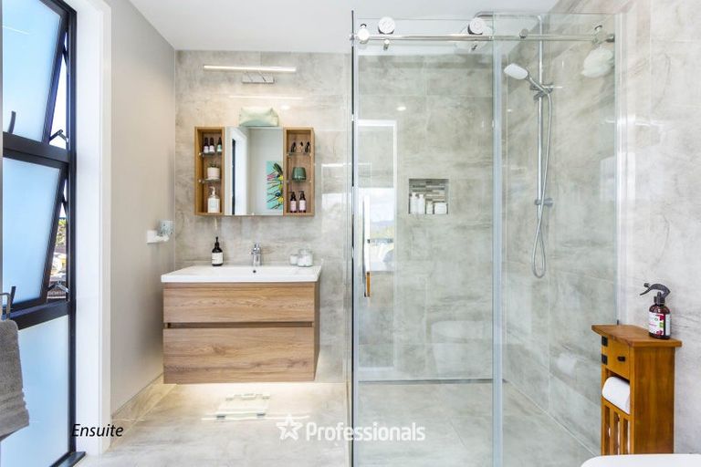 Photo of property in 263 Fairview Drive, Akatarawa, Upper Hutt, 5372