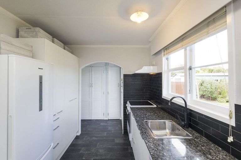 Photo of property in 30 Ruamahanga Crescent, Terrace End, Palmerston North, 4410