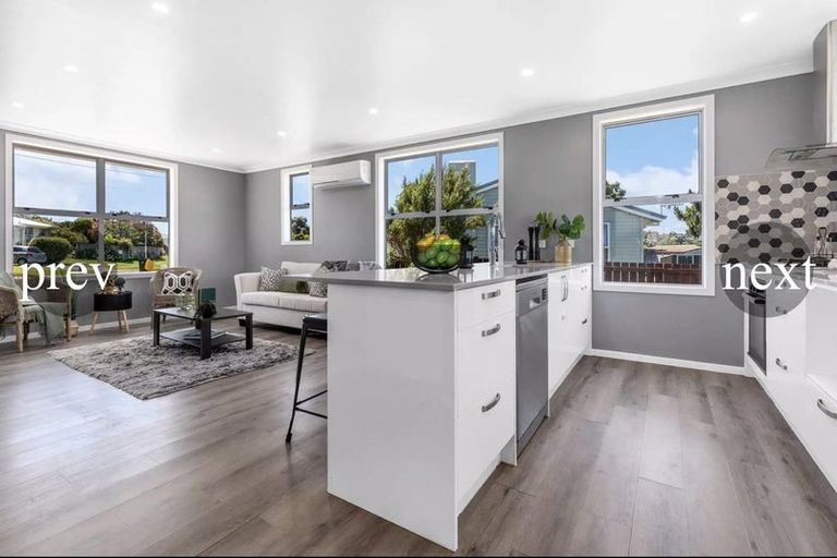 Photo of property in 31 Whanga Crescent, Titahi Bay, Porirua, 5022