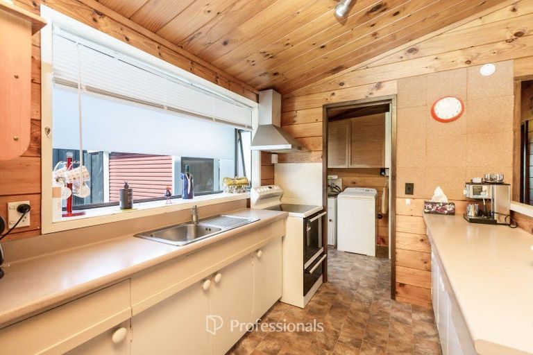 Photo of property in 2/23 Roband Crescent, Brown Owl, Upper Hutt, 5018