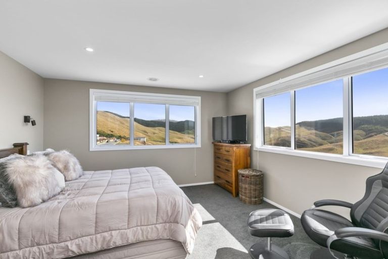 Photo of property in 117 Amesbury Drive, Churton Park, Wellington, 6037
