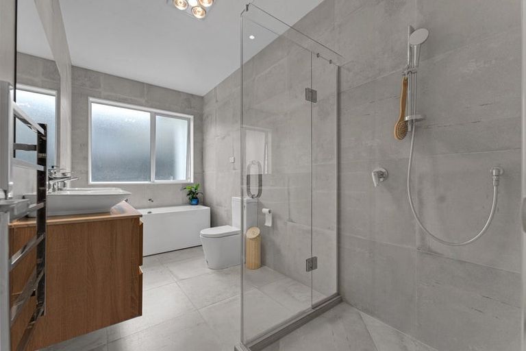 Photo of property in 66 Vinistra Road, Kumeu, 0810