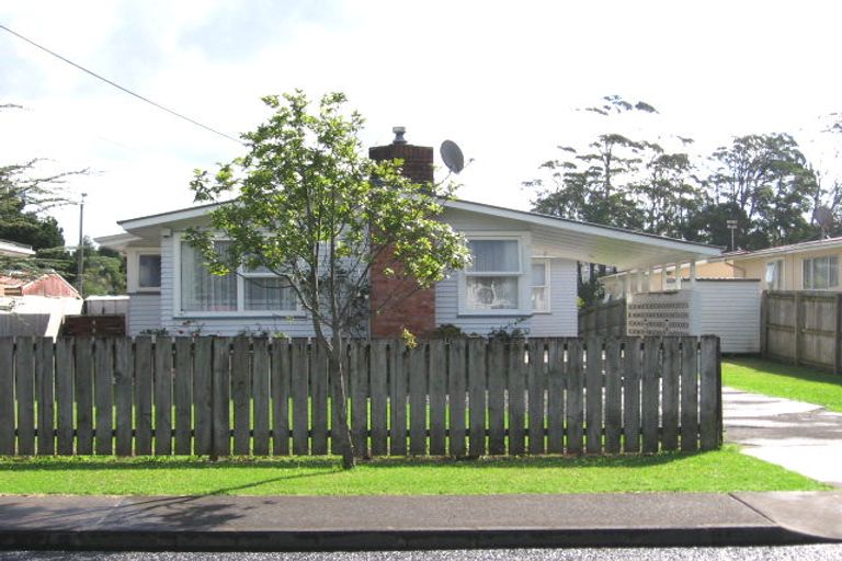 Photo of property in 101 Vodanovich Road, Te Atatu South, Auckland, 0610