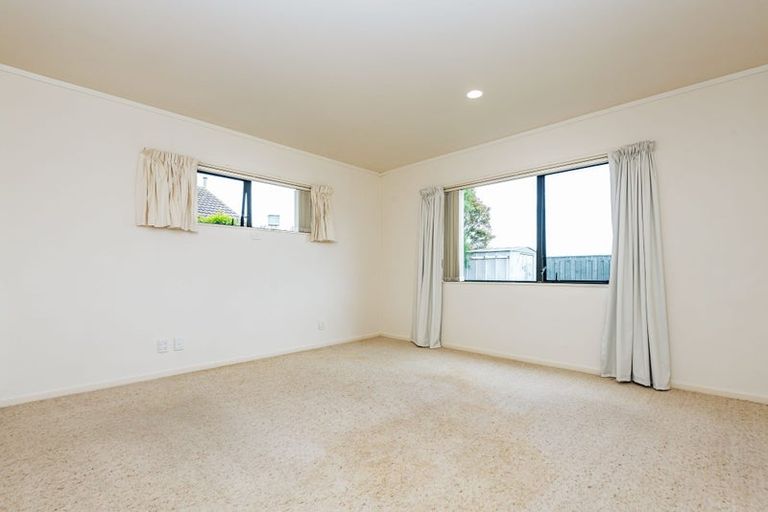 Photo of property in 100 Amberley Avenue, Highbury, Palmerston North, 4412
