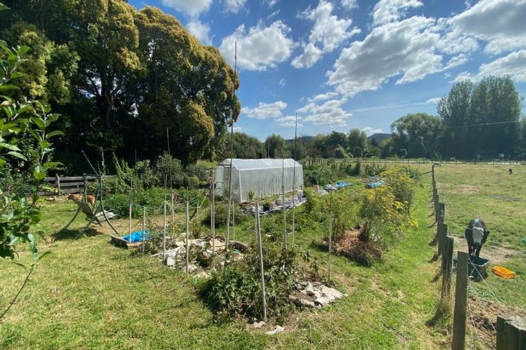 Photo of property in 490 River Road, Kumeroa, Woodville, 4997