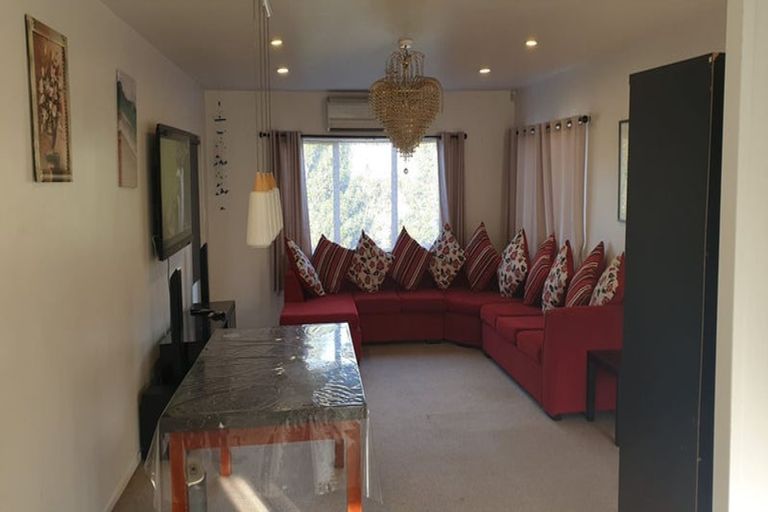 Photo of property in 27 Dovey Place, Massey, Auckland, 0614