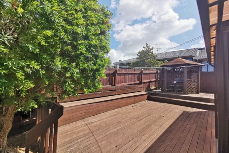 Photo of property in 1/88 Mirrabooka Avenue, Botany Downs, Auckland, 2010