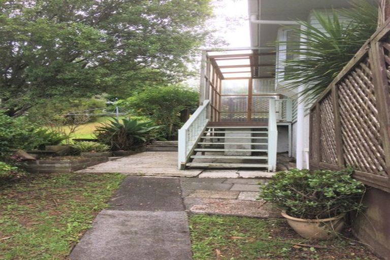 Photo of property in 1/38 Woodside Avenue, Northcote, Auckland, 0627