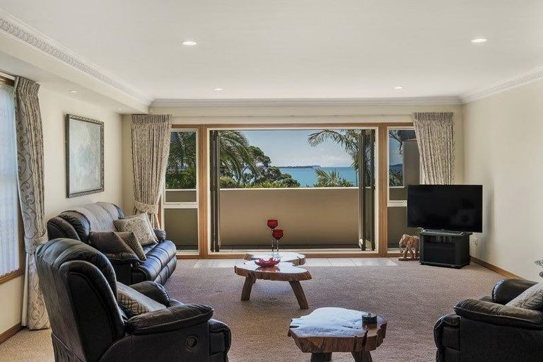 Photo of property in 18 Stevenson Way, Cockle Bay, Auckland, 2014