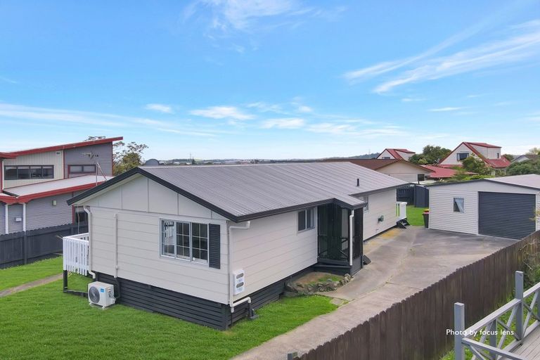 Photo of property in 22 Greenstone Place, Clover Park, Auckland, 2019