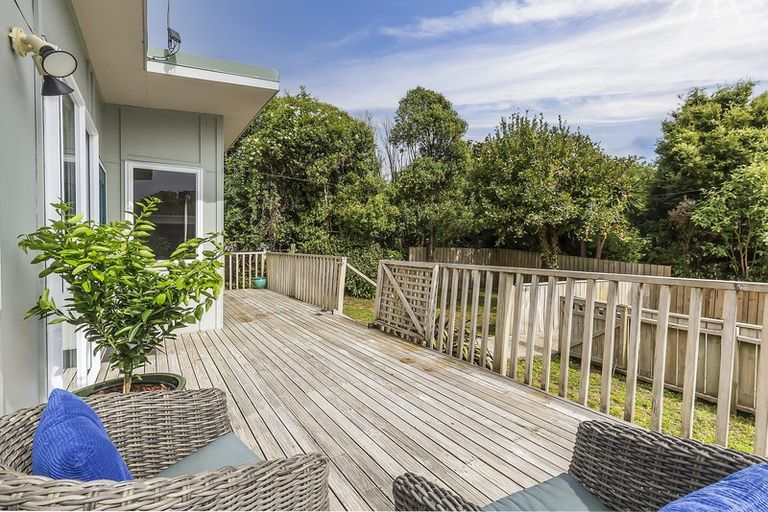 Photo of property in 5a Mepham Place, Ranui, Porirua, 5024