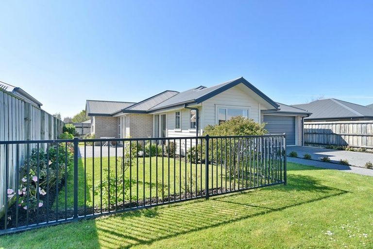 Photo of property in 27 Tutton (pvt) Mews, Rangiora, 7400