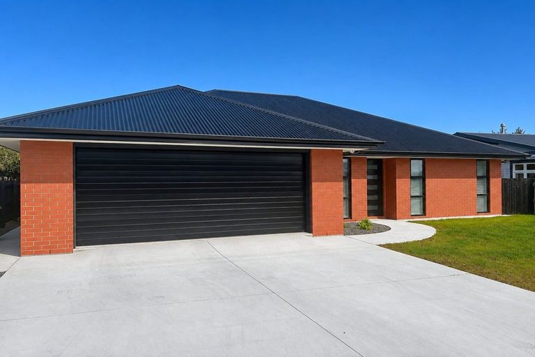 Photo of property in 5 Wheeler Place, Upper Vogeltown, New Plymouth, 4310