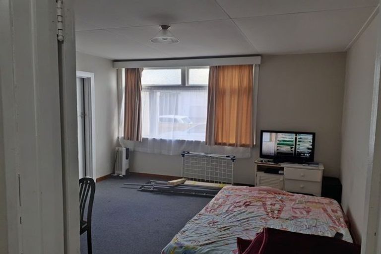 Photo of property in 1-2/8 Dahlia Street, Palmerston North, 4410