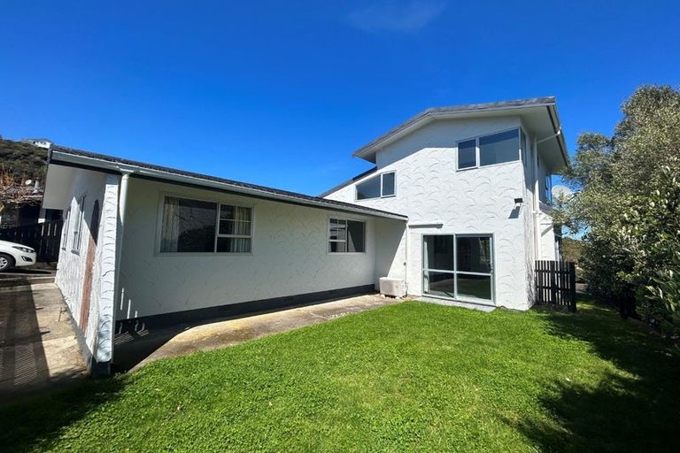Photo of property in 15 Solway Place, Papakowhai, Porirua, 5024