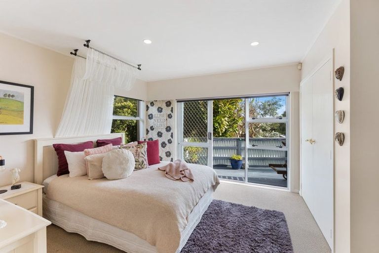 Photo of property in 33 Wharemauku Road, Raumati Beach, Paraparaumu, 5032