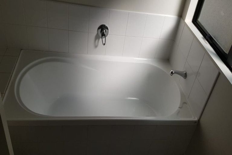 Photo of property in 1/3 Orwell Road, Greenhithe, Auckland, 0632