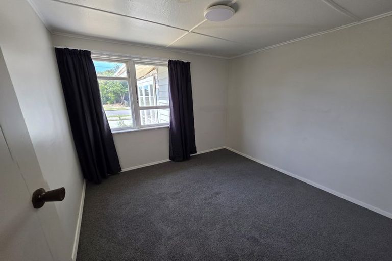 Photo of property in 30 Paddington Street, Northcote, Christchurch, 8052