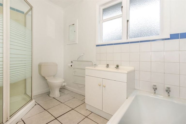 Photo of property in 68 Racecourse Road, Sockburn, Christchurch, 8042