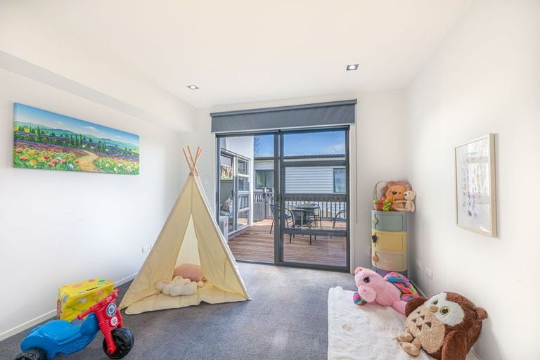 Photo of property in 16a Capricorn Place, Browns Bay, Auckland, 0630