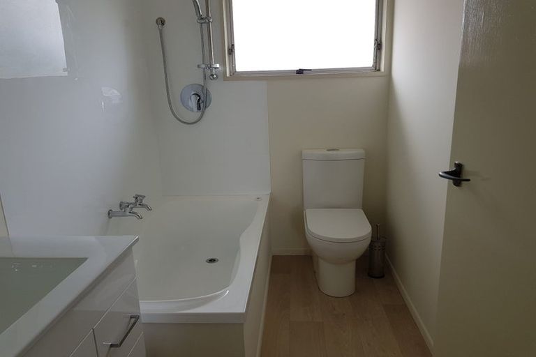 Photo of property in 2/72 Fairfield Avenue, Addington, Christchurch, 8024