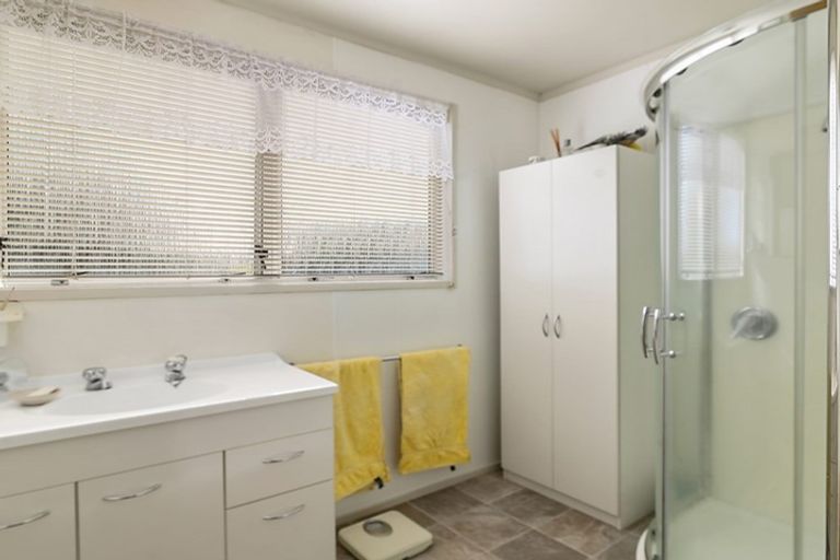 Photo of property in 25 Matthew Place, Kawaha Point, Rotorua, 3010