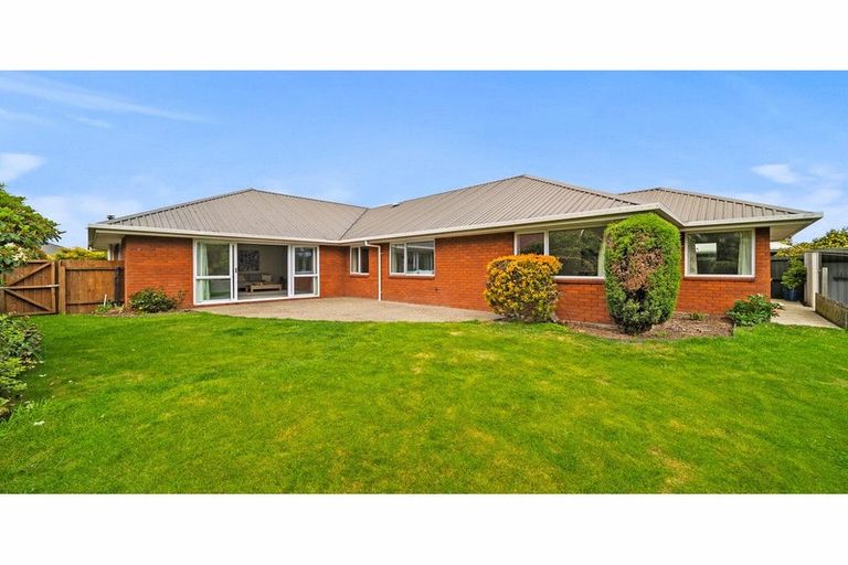 Photo of property in 4 Fountainhead Lane, Hillmorton, Christchurch, 8025