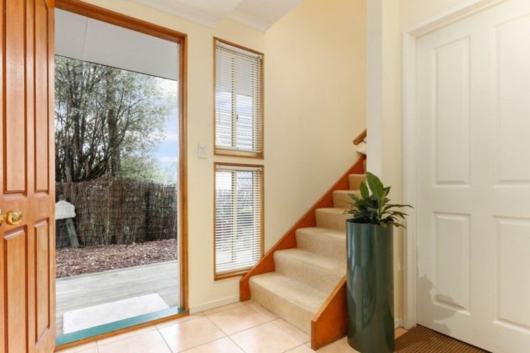 Photo of property in 1/7 Wiriana Place, Stanmore Bay, Whangaparaoa, 0932