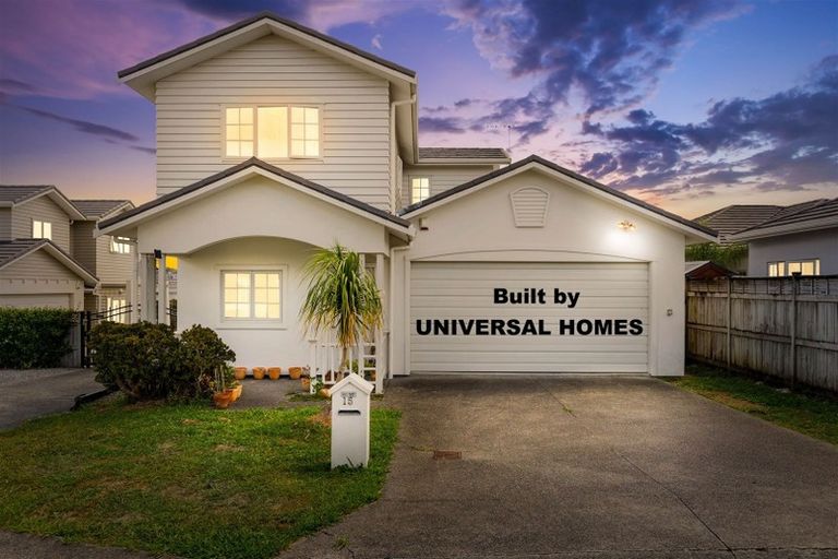 Photo of property in 15 Mulvaney Crescent, Henderson, Auckland, 0612