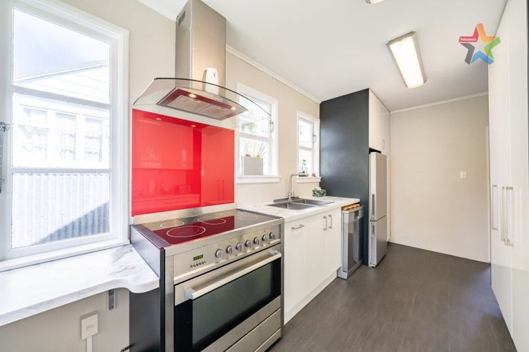 Photo of property in 93 Seddon Street, Naenae, Lower Hutt, 5011