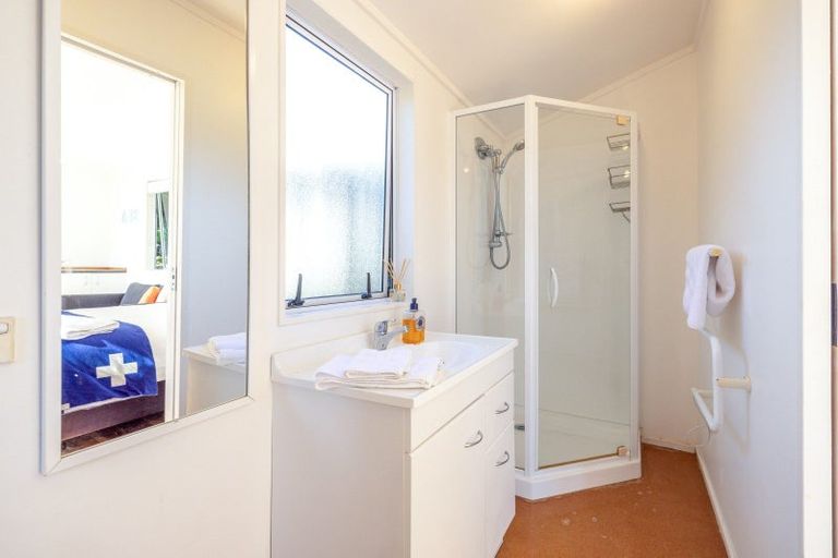 Photo of property in 2/28 Beach Parade, Oneroa, Waiheke Island, 1081