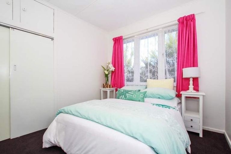 Photo of property in 20 Woodford Avenue, Henderson, Auckland, 0610