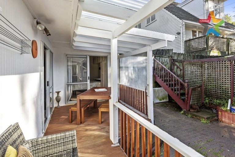 Photo of property in 5 Bird Grove, Stokes Valley, Lower Hutt, 5019